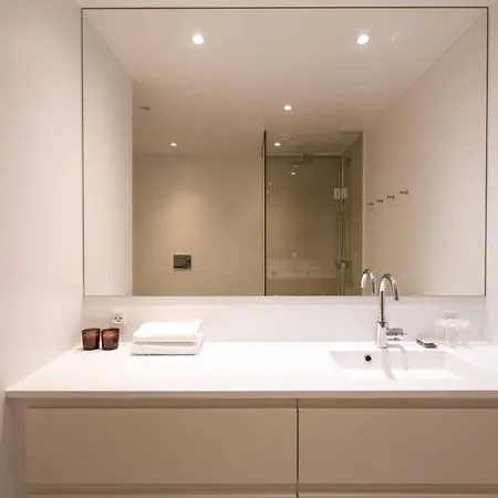 Modern Penthouse With Rooftop In Enghave Brygge *