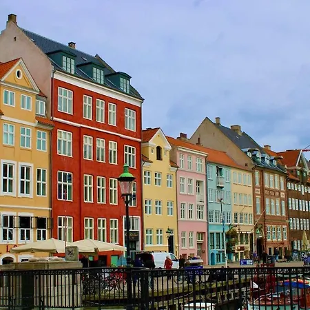 Modern Penthouse With Rooftop In Enghave Brygge
